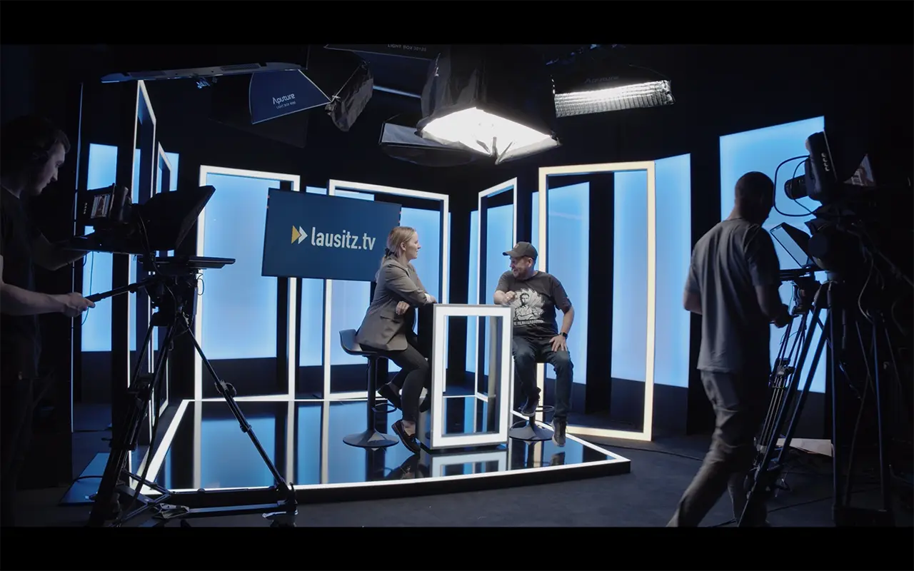 Neues Studio Lausitz TV Studiobau von den Studio Creators mit Niko Moritz